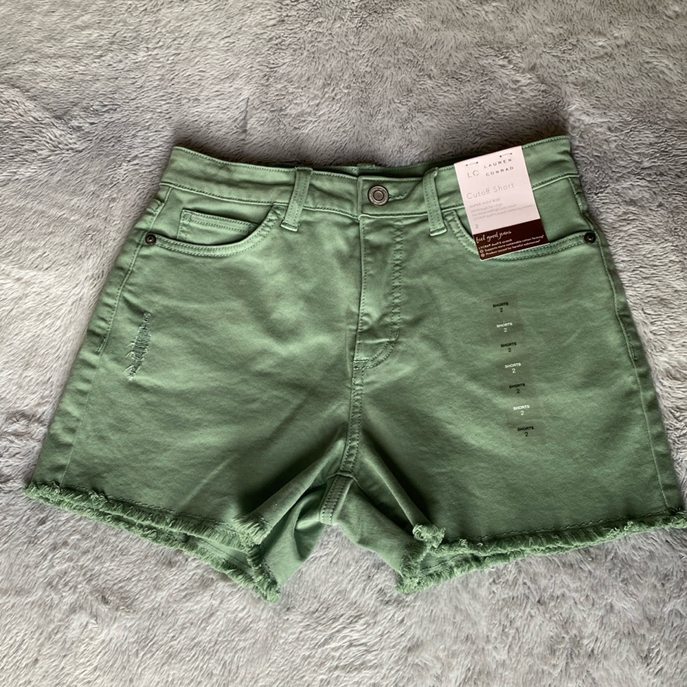 Lauren London cut off shorts - High Rise